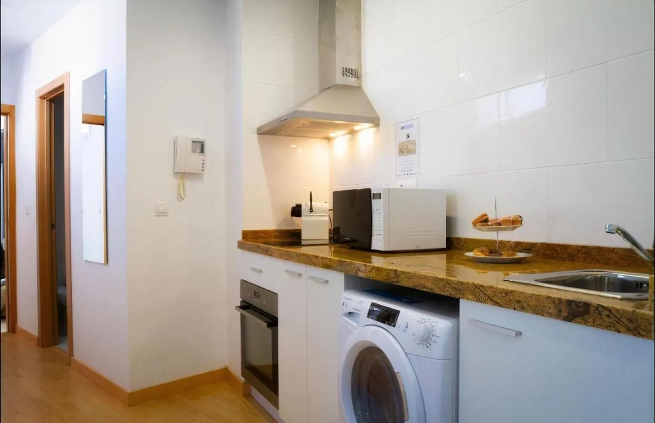 Estudio Junto A Plaza Merced Malaga Apartment